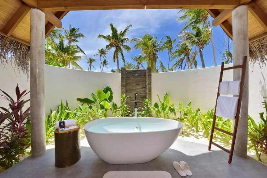 Fushifaru Beach Villa Bathroom 馬爾地夫蜜月-克拉拉旅遊