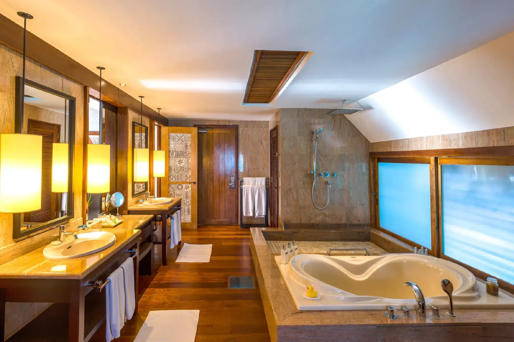 St-Regis-Bora-Bora經典大浴室