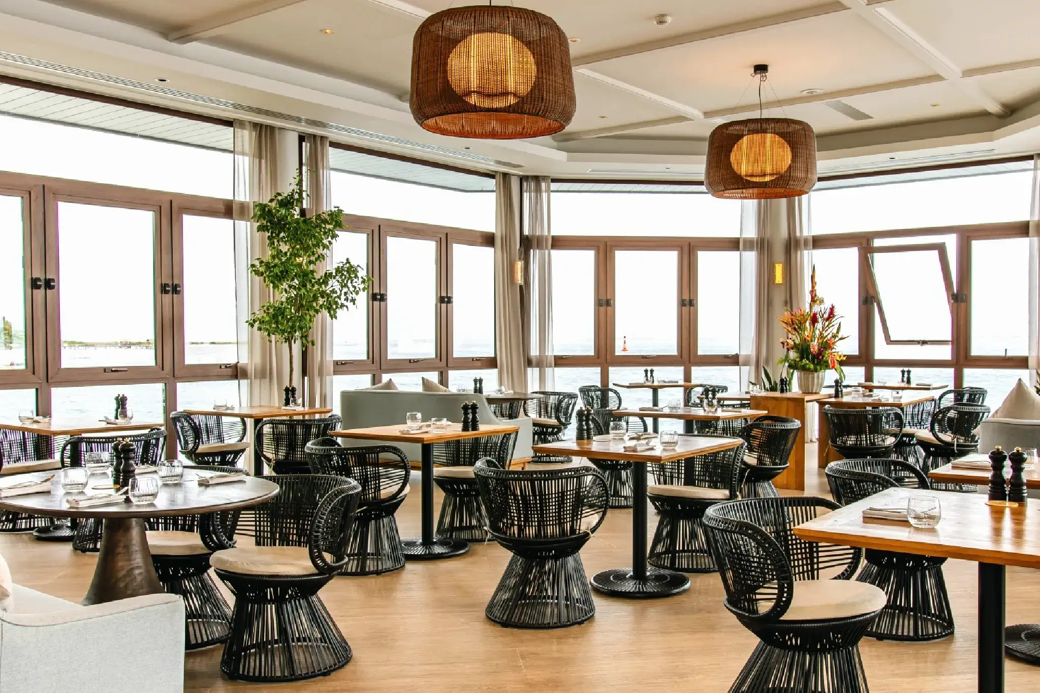 hilton hotel tahiti restaurant