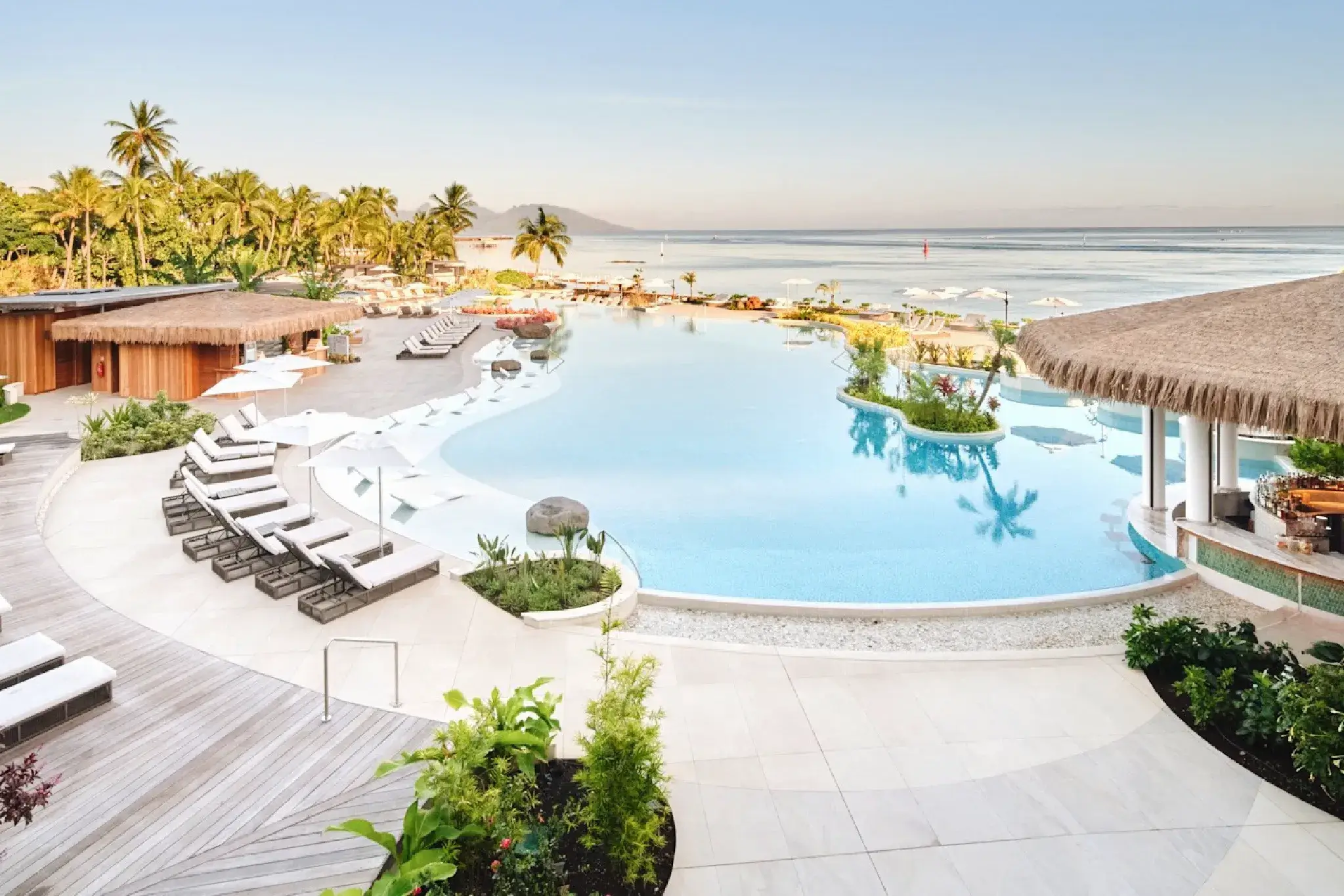 hilton hotel tahiti swimming pool