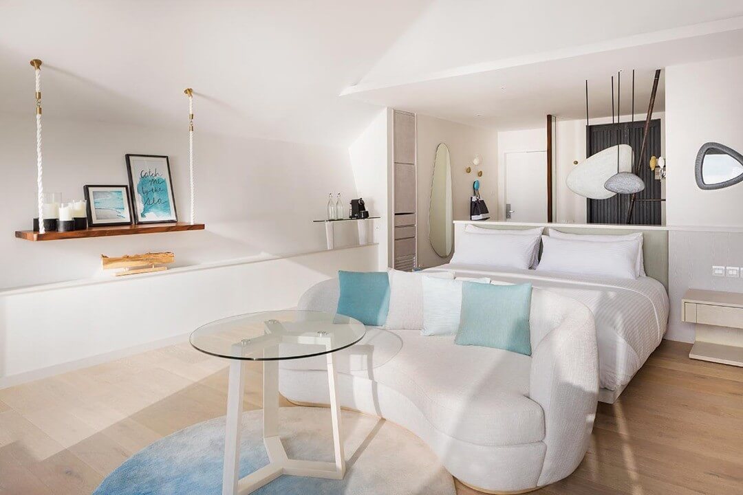 lux-romantic-pool-villa - Bedroom