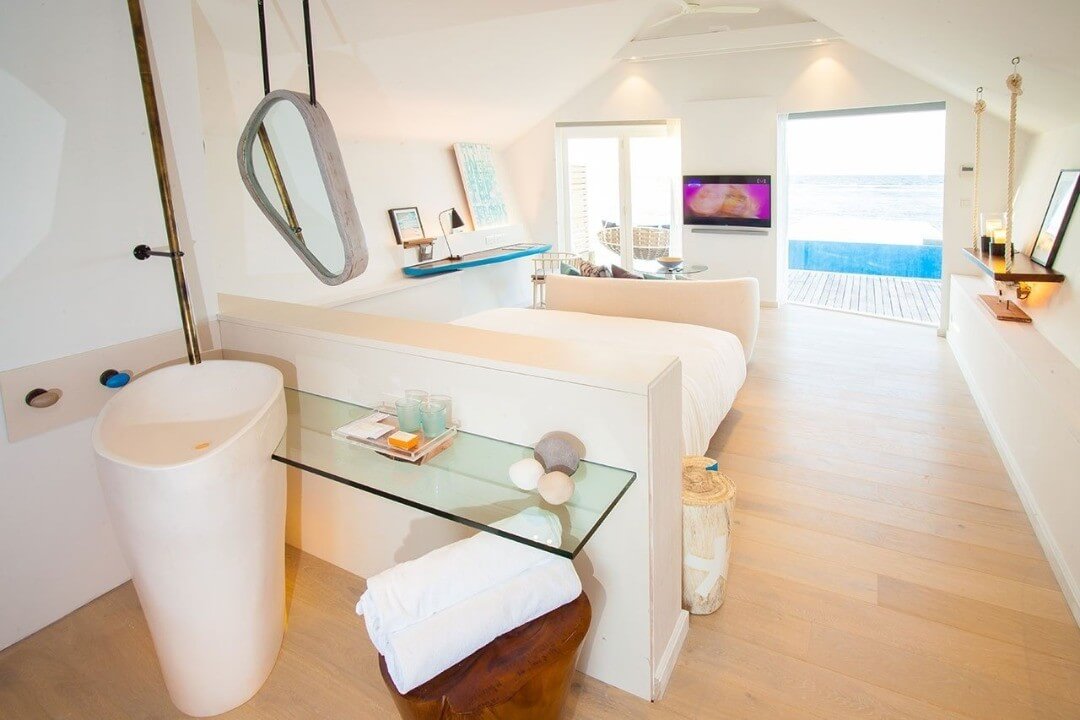 lux-romantic-pool-villa - Bathroom