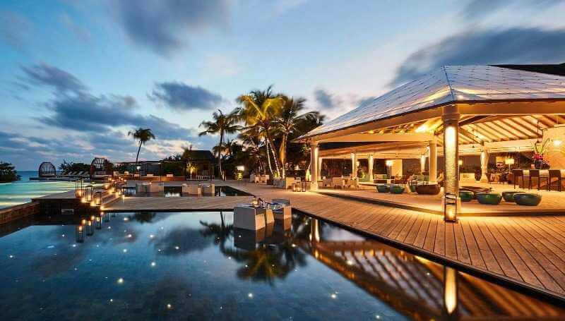 Amari-Maldives-Thari-Bar-Clara Travel