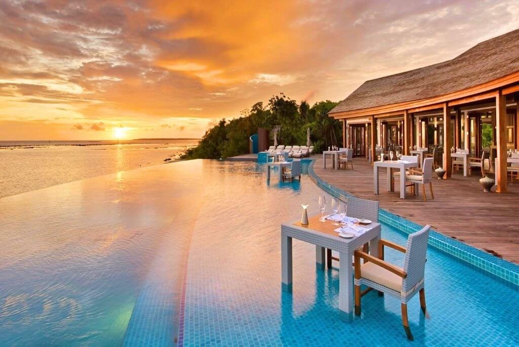 Hideaway-Sunrise-Pool-Café
