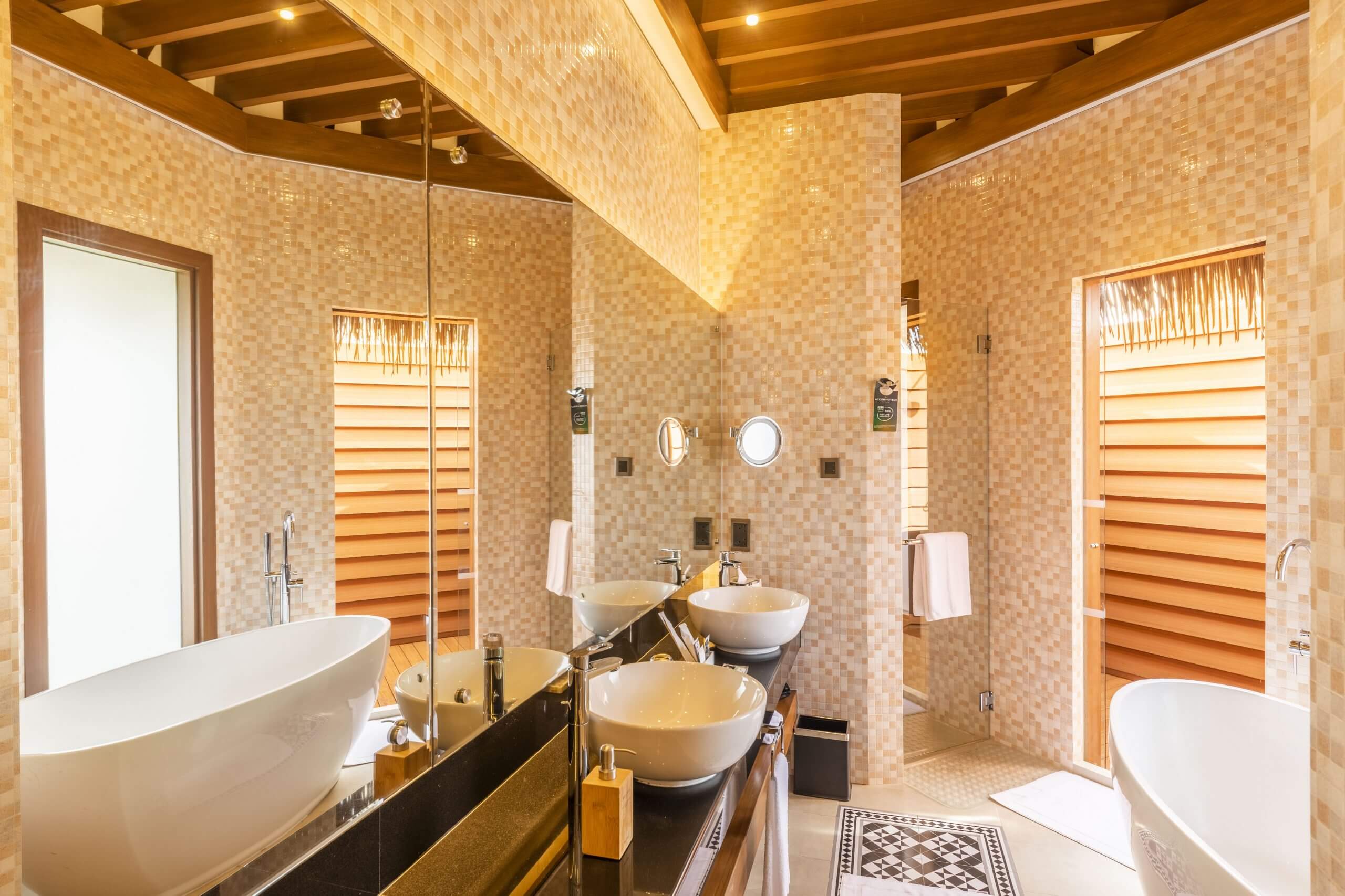 Mercure overwater sunset viilla 浴室