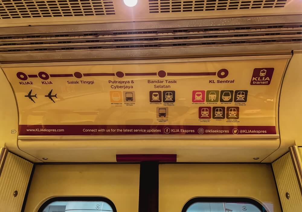 新加坡KLIA機場快線 車廂內標示
