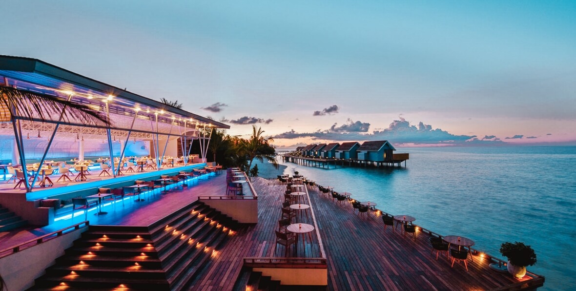 Kuramathi_laguna-bar