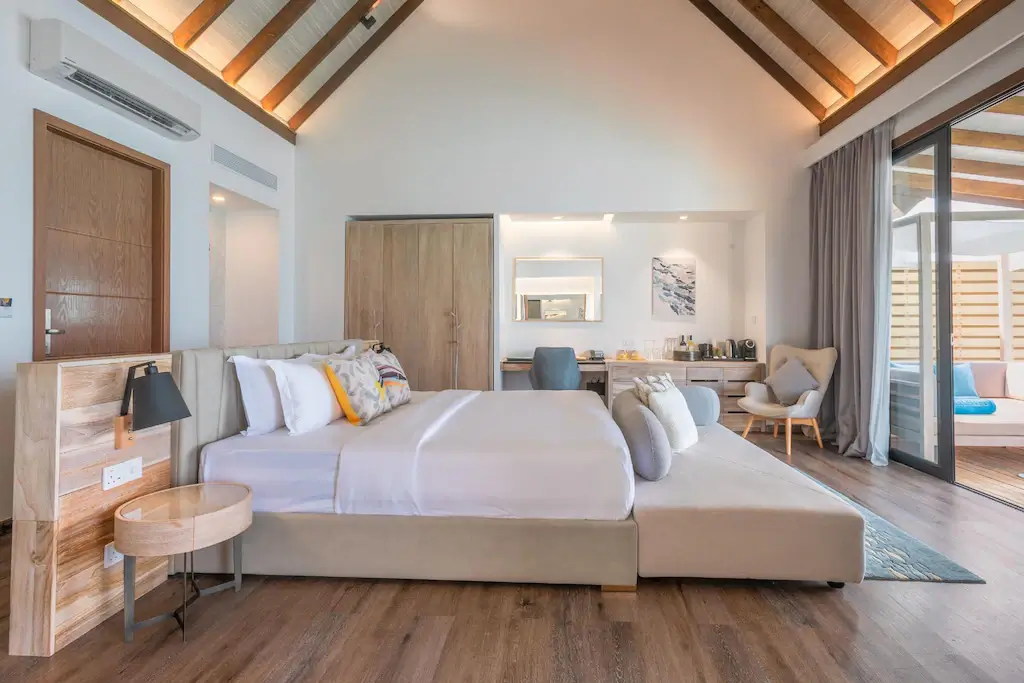 fushifaru Jacuzzi Water Villa