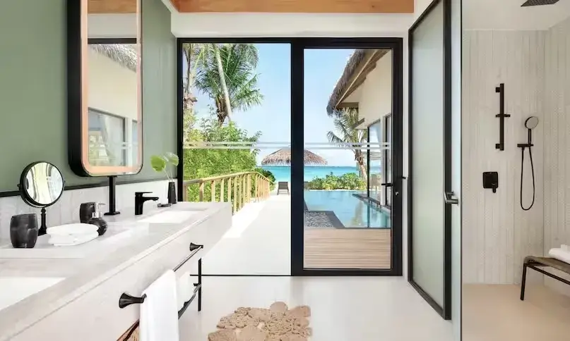 馬爾地夫希爾頓度假村房型具有網床、玻璃地板等網紅元素