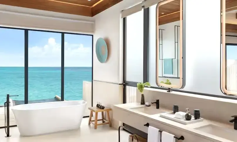 馬爾地夫希爾頓度假村房型具有網床、玻璃地板等網紅元素