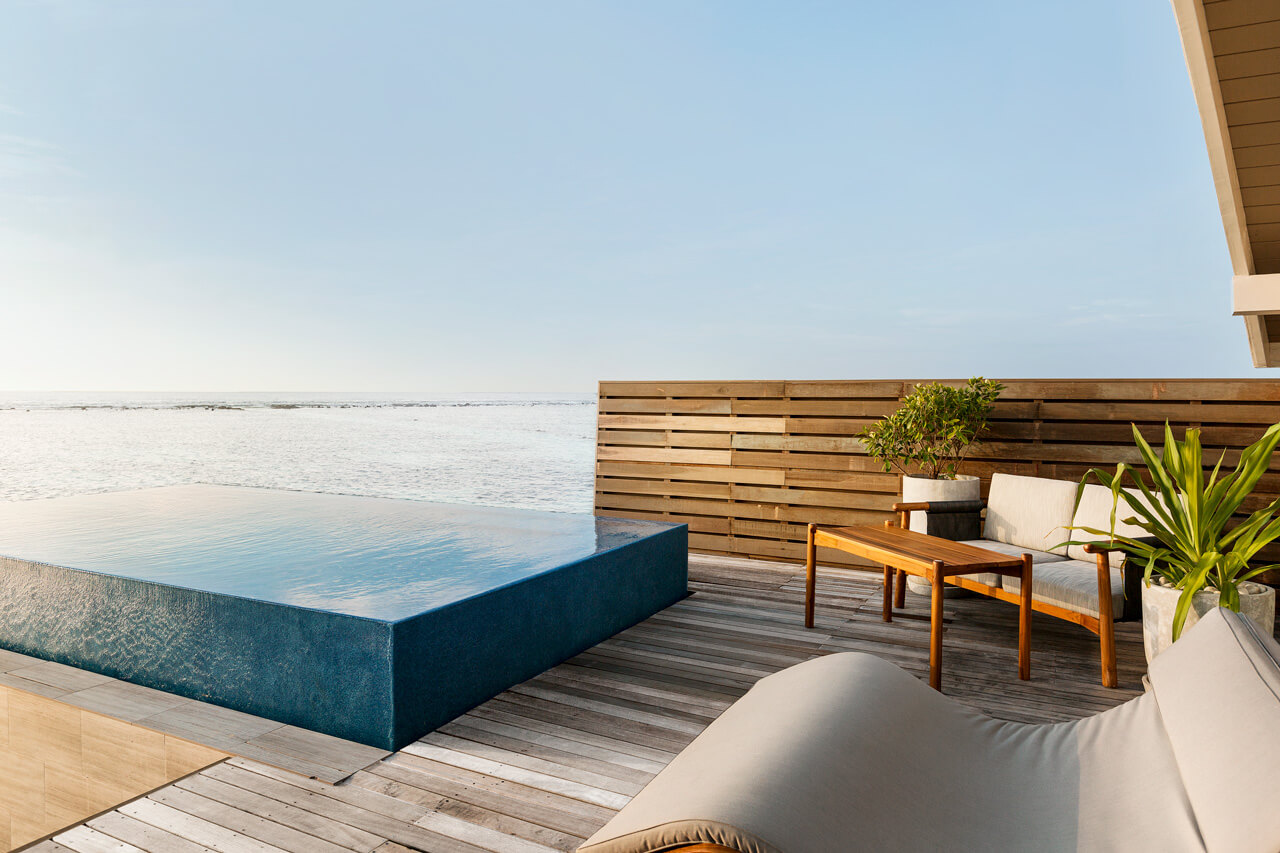 Lux 南麗世浪漫泳池水上屋