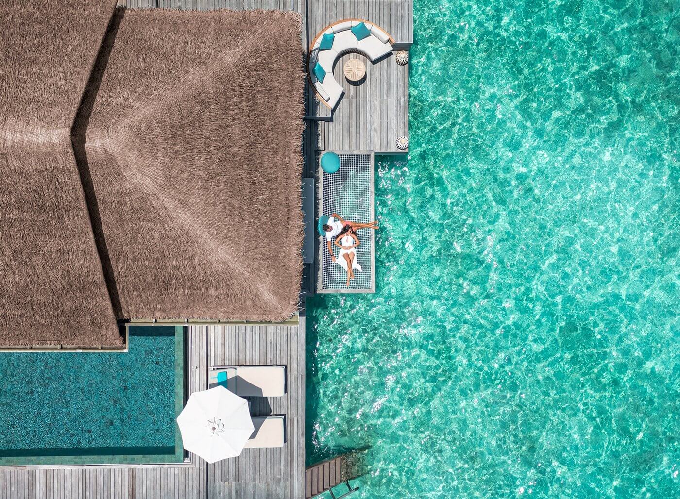 Anantara Kihavah over water pool