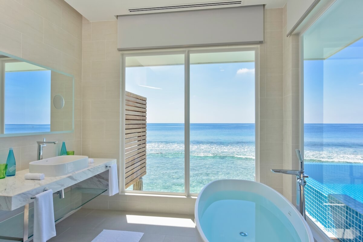 Kandima ocean pool villa