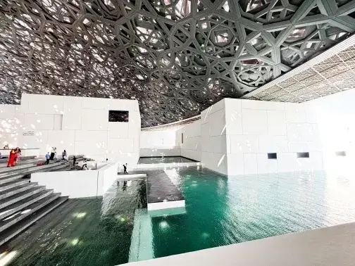 阿布達比羅浮宮