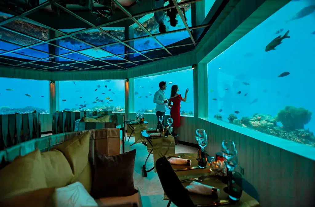 Ozen life 奧臻度假島水下餐廳