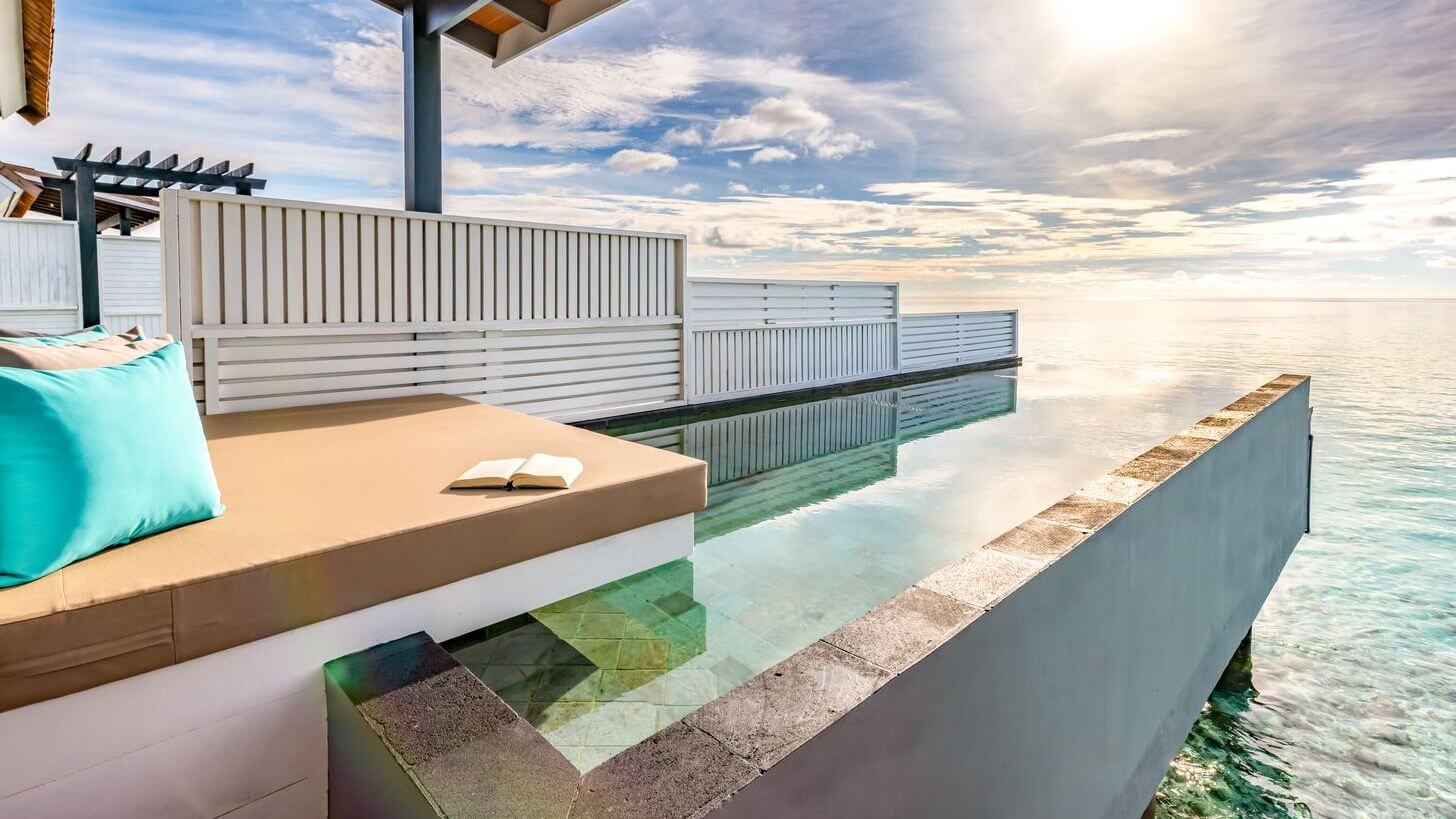 Ozen life wind villa pool