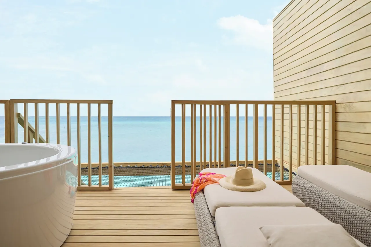 中央幻影渡假村水上別墅(附按摩浴缸) 戶外露臺