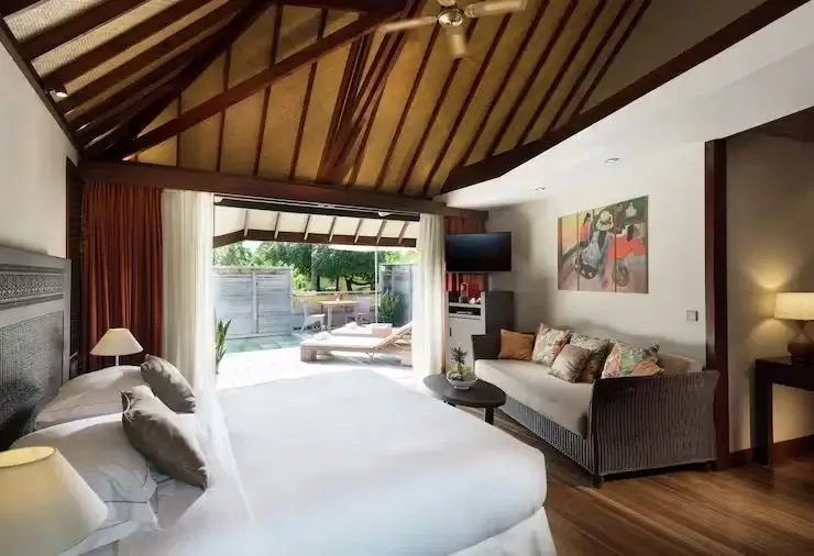 Hilton+Moorea+Garden+Pool+Bungalow+02+copy